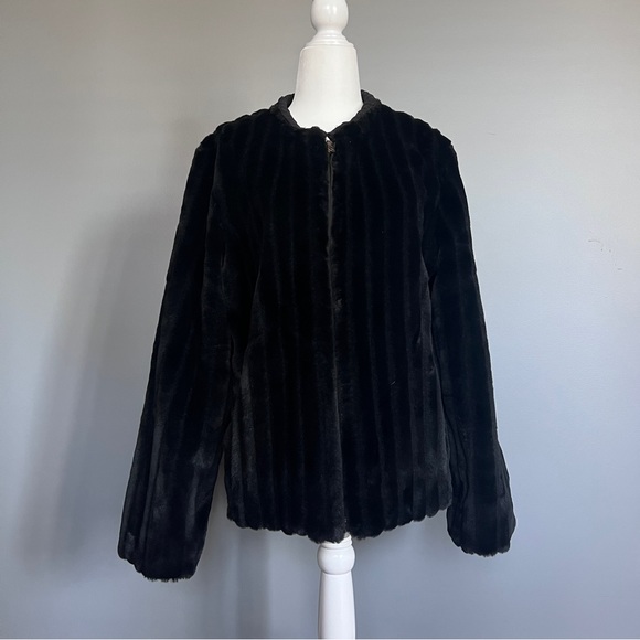 Vintage Black Fur/Faux Fur Bomber Jacket - Picture 3 of 6